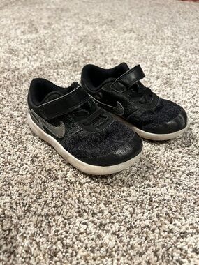 Nike Kids Black and White Velcro Slip-On Sneakers